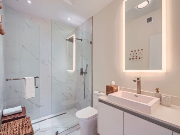 Luxury 2 - Bedroom Oceanfront Condo on Singer Island